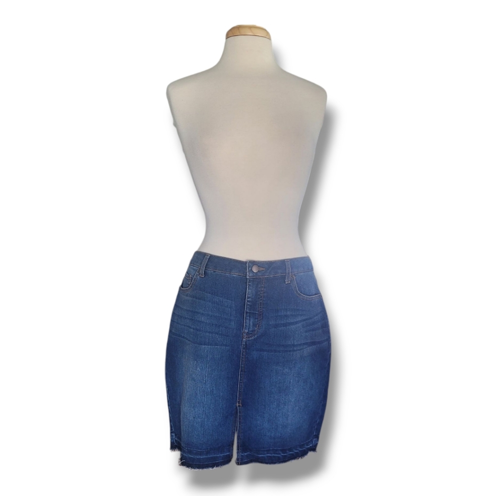 Faded Glory Blue Denim Mini Skirt. Size 10